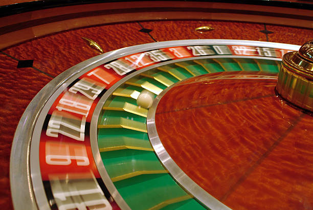 Sic Bo dice shaker and result display on sum toto live table